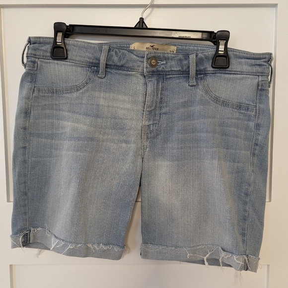 Hollister Low Rise Denim Boy Short - Picture 4 of 5